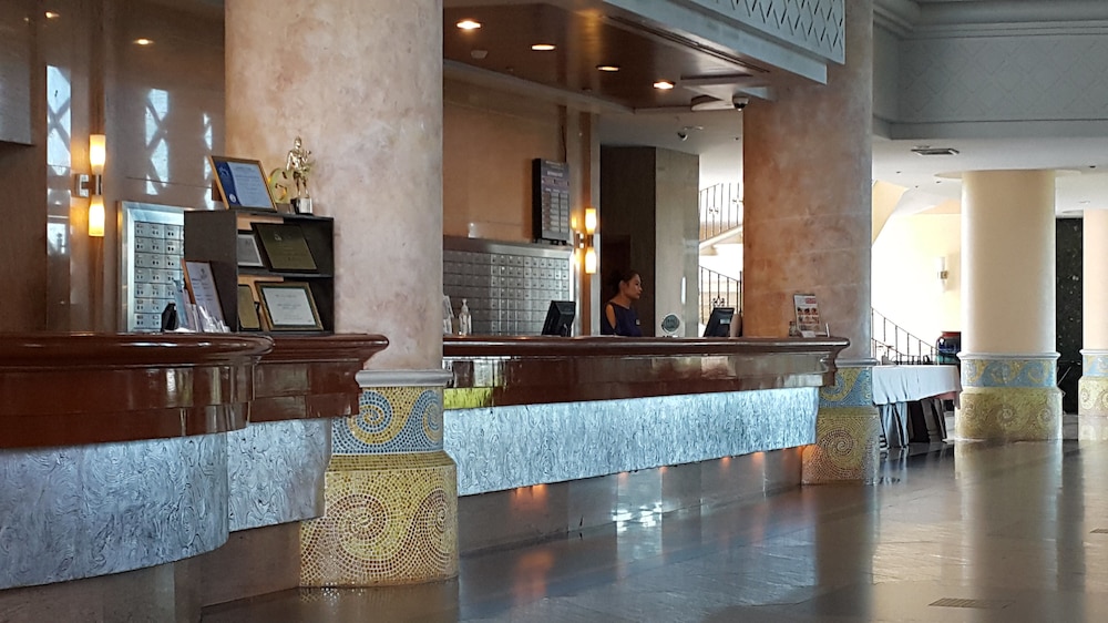 Long Beach Garden Hotel Pavilions 8/50