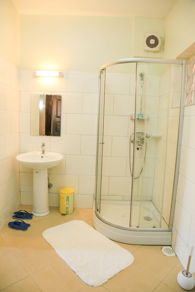Hotel 7 Seasons Entebbe 54/55