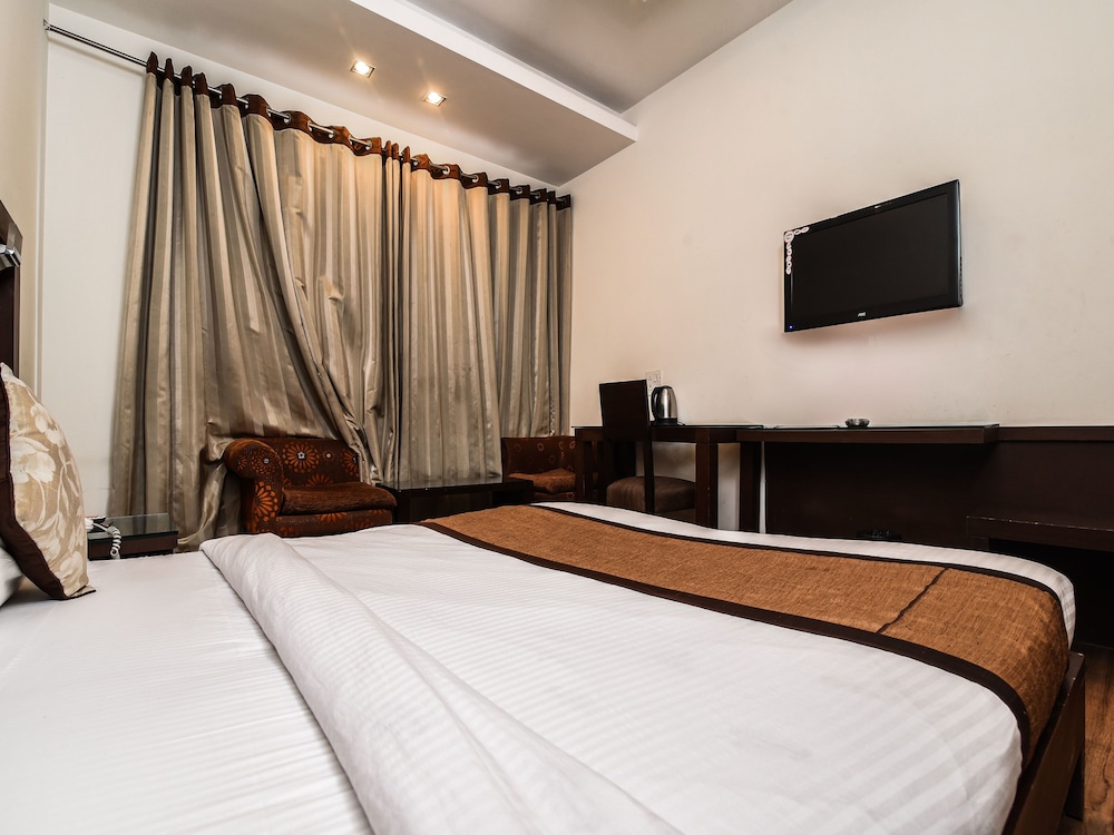 Haris Court Gurgaon 18/50