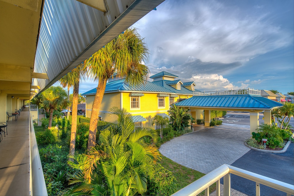 Naples Garden Inn 53/57