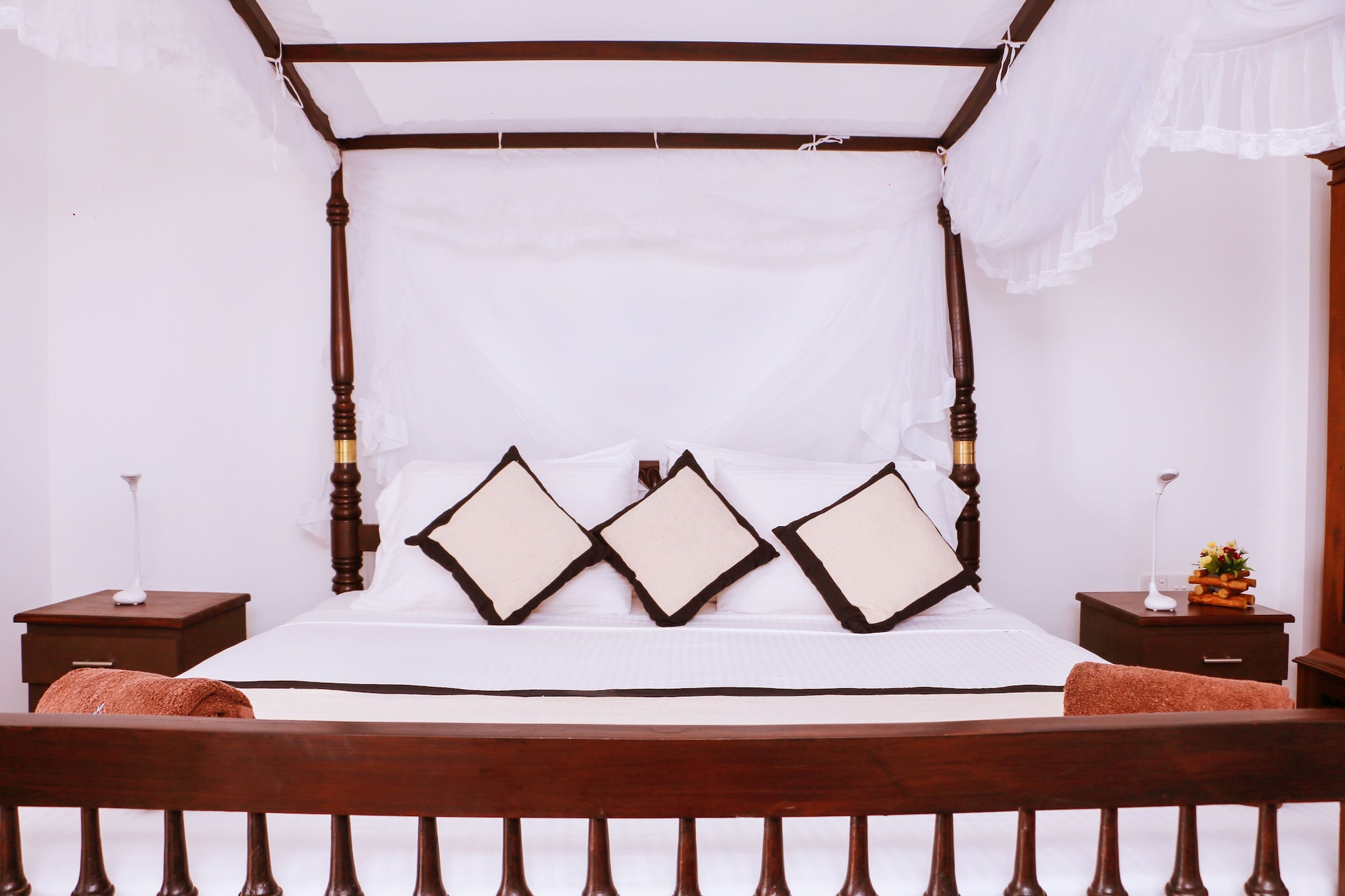 SUPERIOR, KING BED, BALCONY