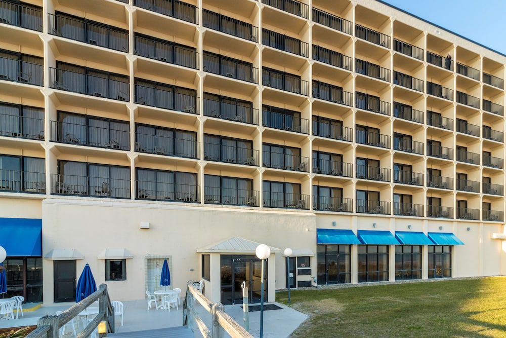 The Inn At Pine Knoll Shores 3/61
