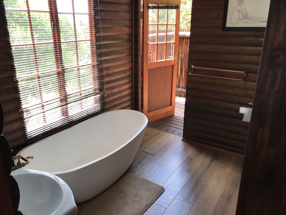 Amafu Forest Lodge 49/50