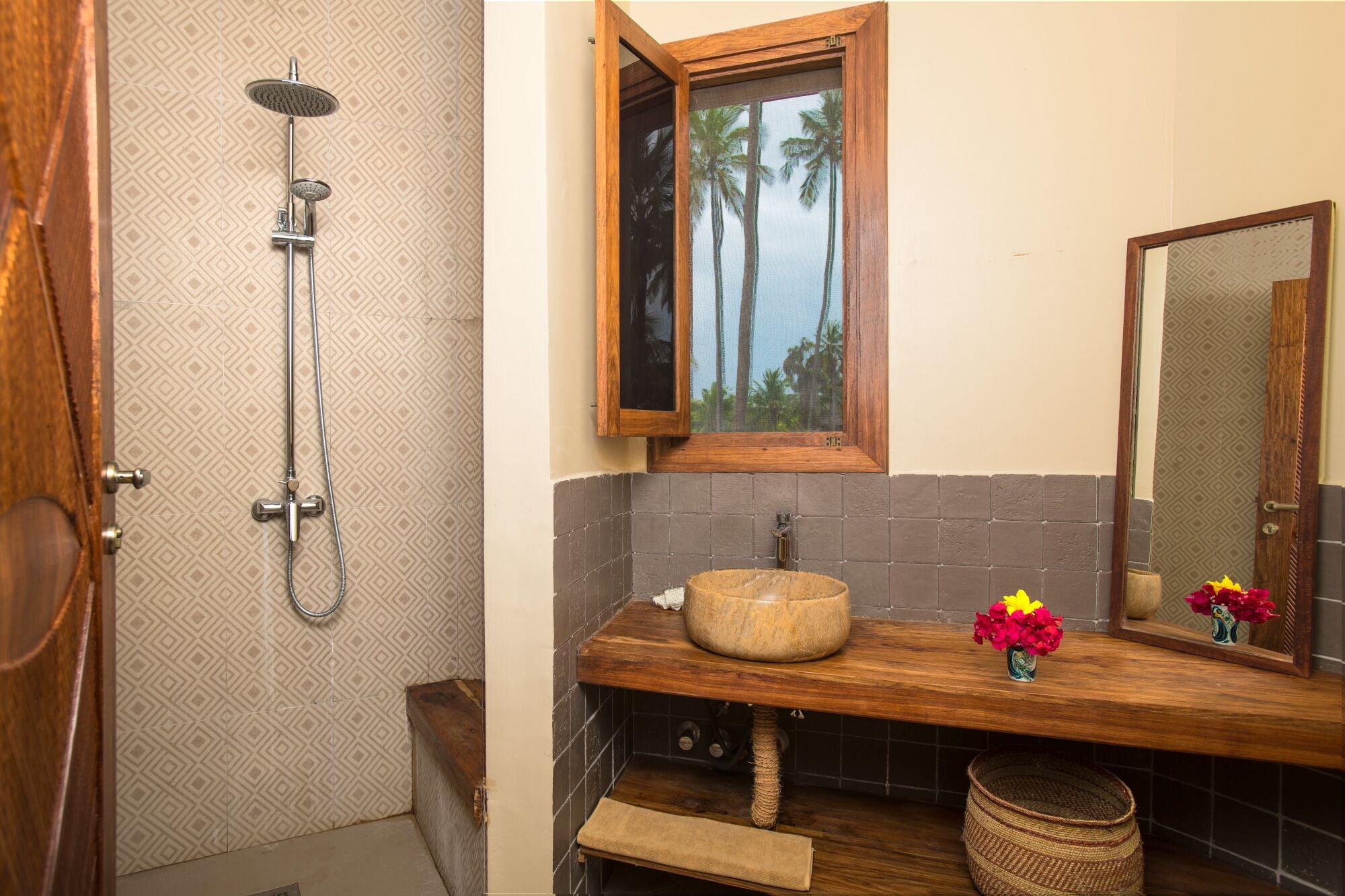SUPERIOR, STUDIO, KING BED, OCEAN VIEW