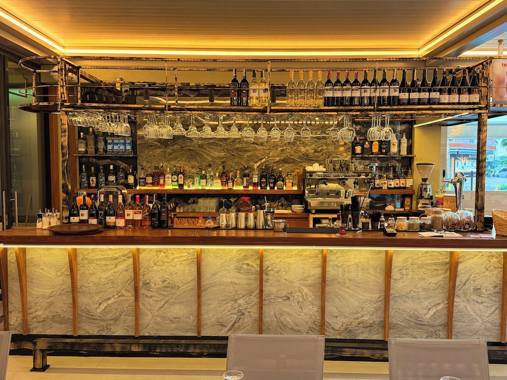 Ida Hotel 57/77
