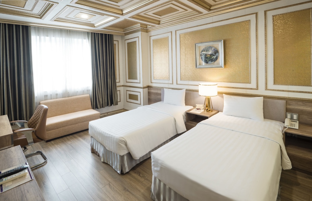 Plus, Premium, Twin Beds، Lotus Saigon Hotel 4/10