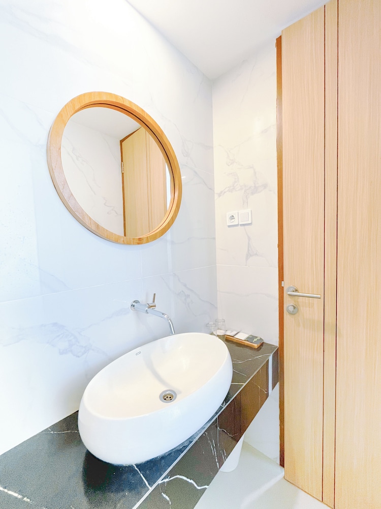 Front One Resort Indraloka 43/50
