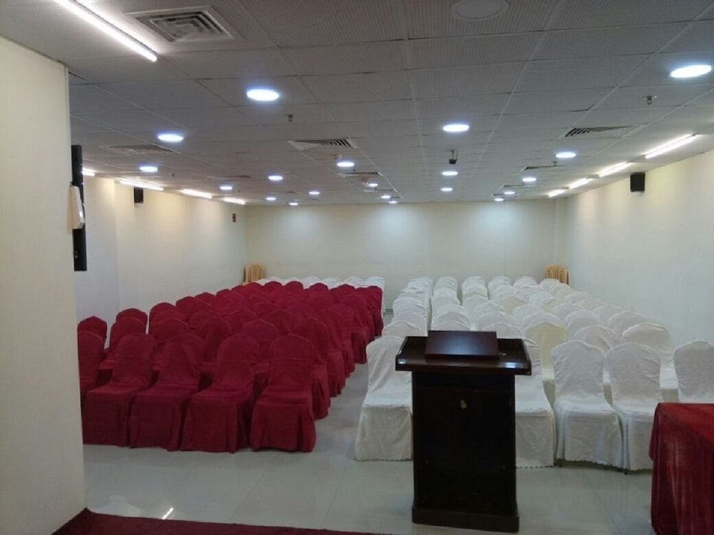 Skylark Hotel Apartments 14/17