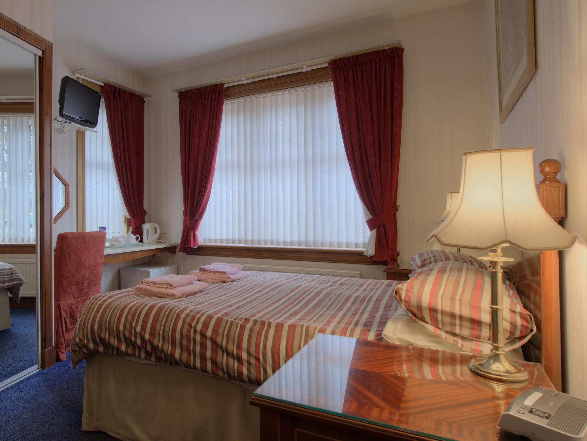 Acer Lodge Guest House 7/26