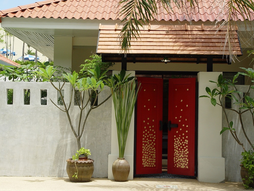 The Old Phuket Karon Beach Resort 15/85