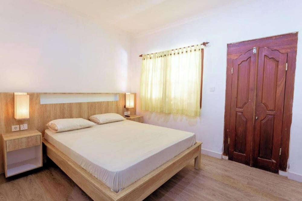 Segara Sadhu Inn 24/62