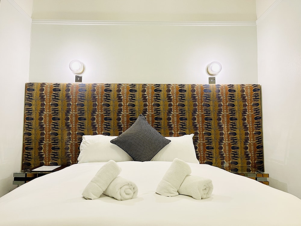 Lovat Hotel 18/42