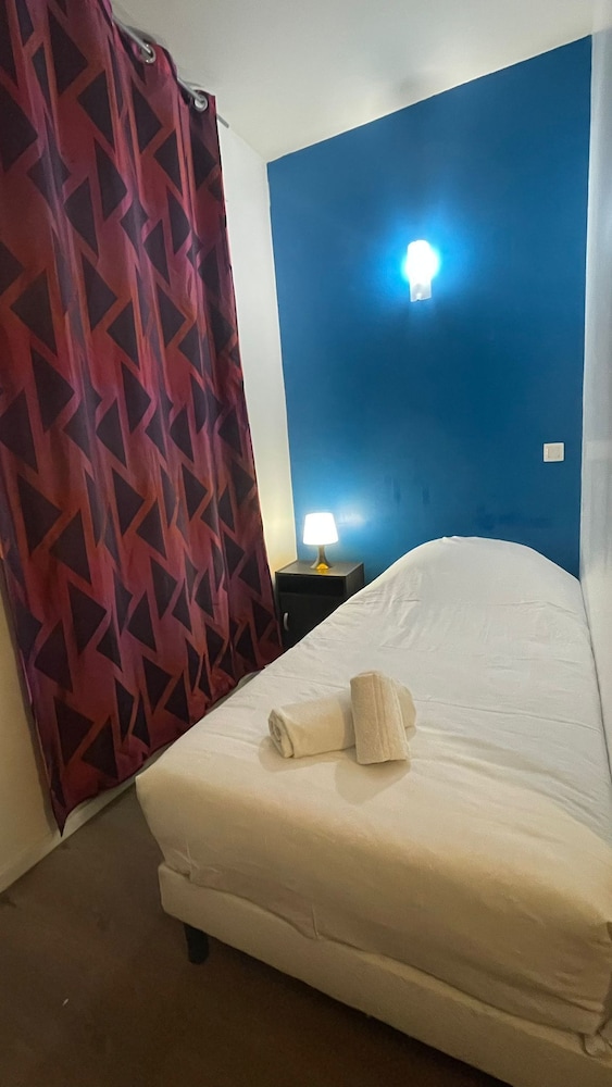 Akena Le Casino Hotel Restaurant 11/50