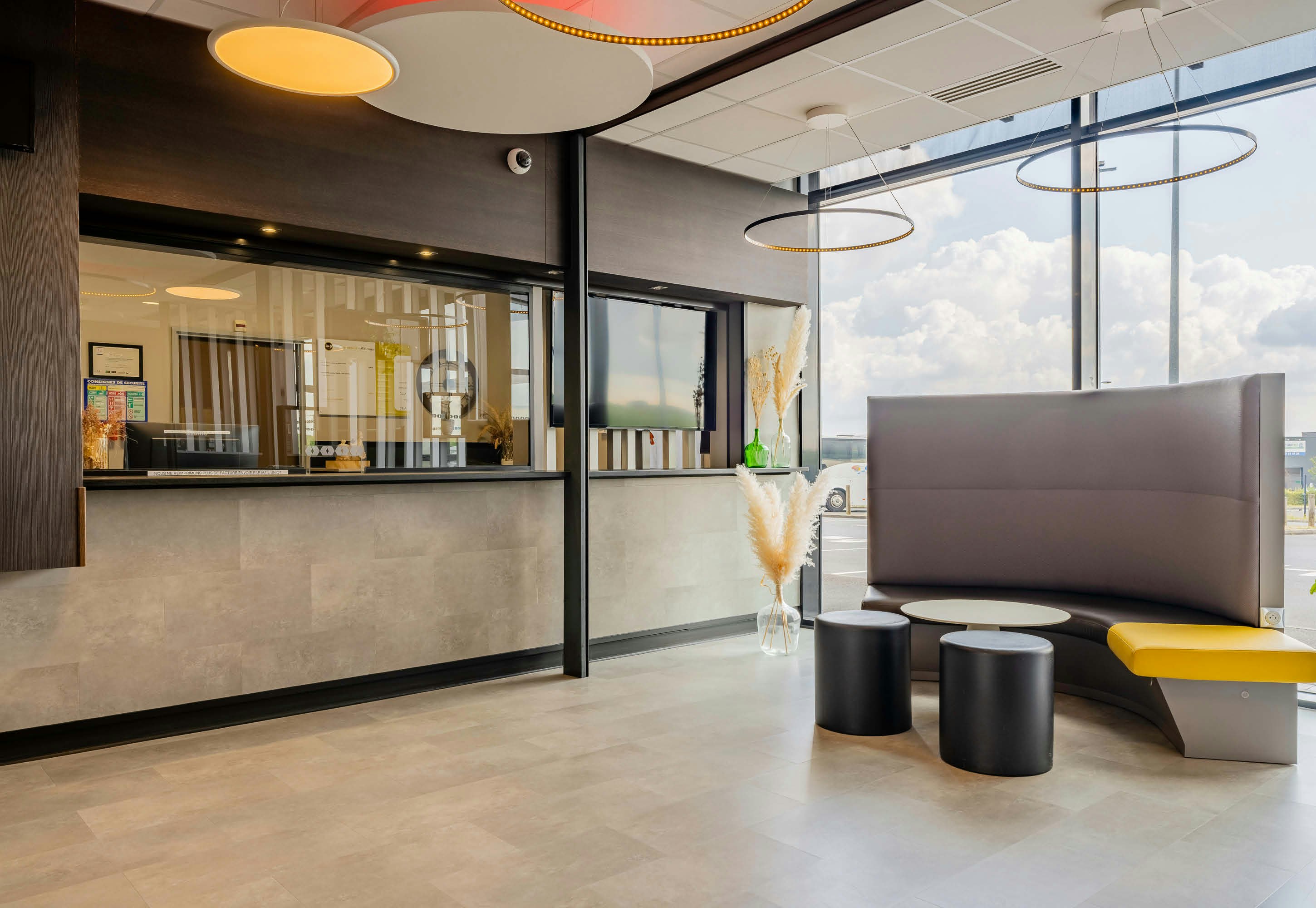 Lobby at B&B Hotel Bethune Bruay-La-Buissiere, BRUAY LA BUISSIERE