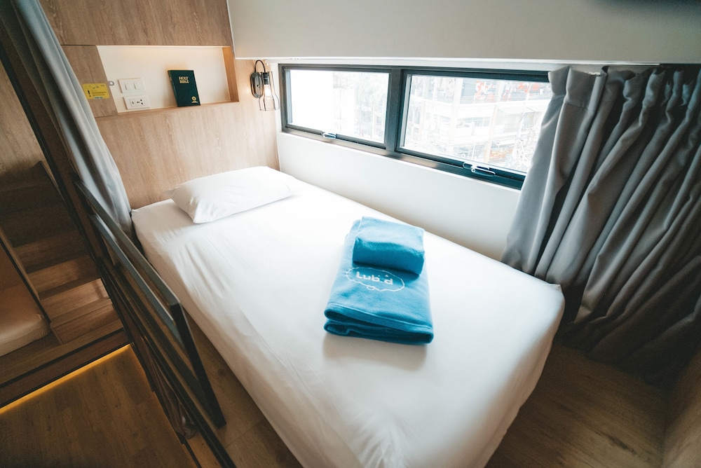 Bed in 8 Bed Female Dormitory Room