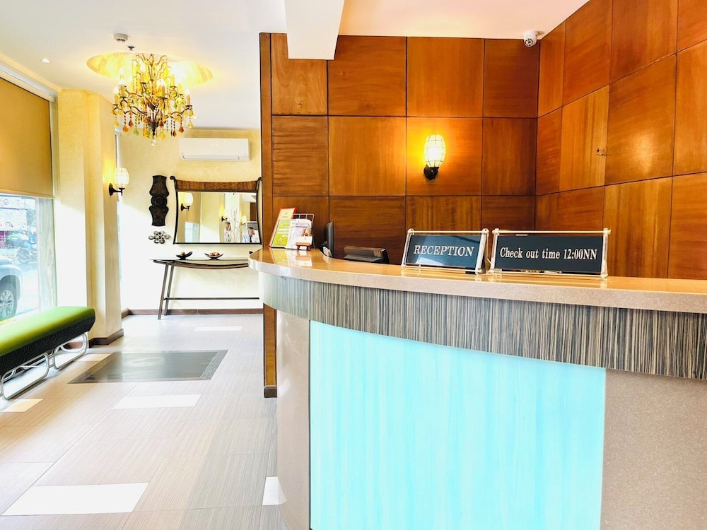 Pearl Lane Hotel 9/32