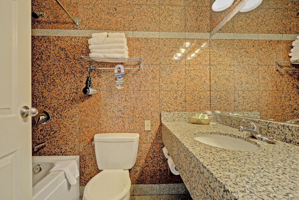 Red Lion Inn & Suites 17/69