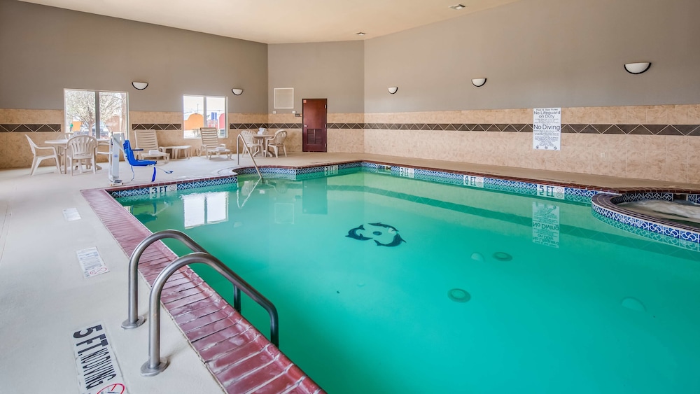 Best Western South Plains Inn & Suites 16/31