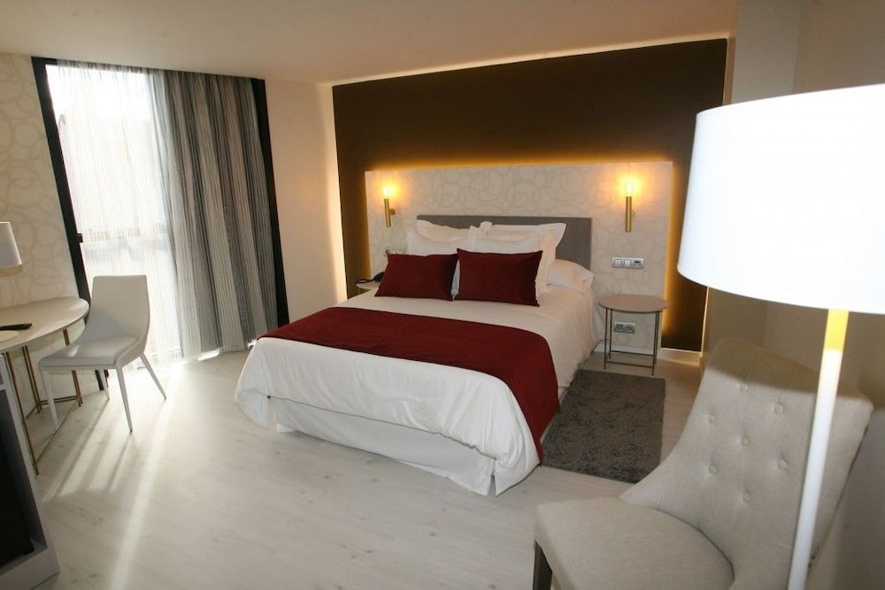 HOTEL CARDENAL 9/30