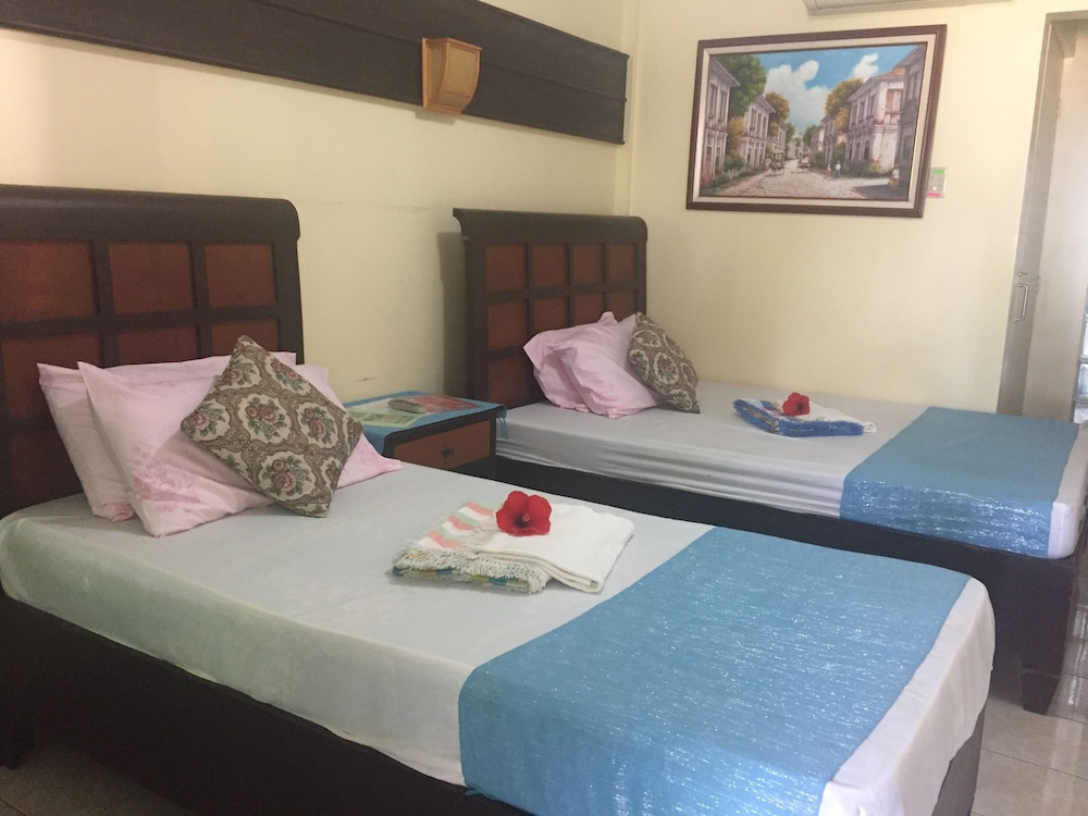 Rio Grande Laoag Resort Hotel 12/47