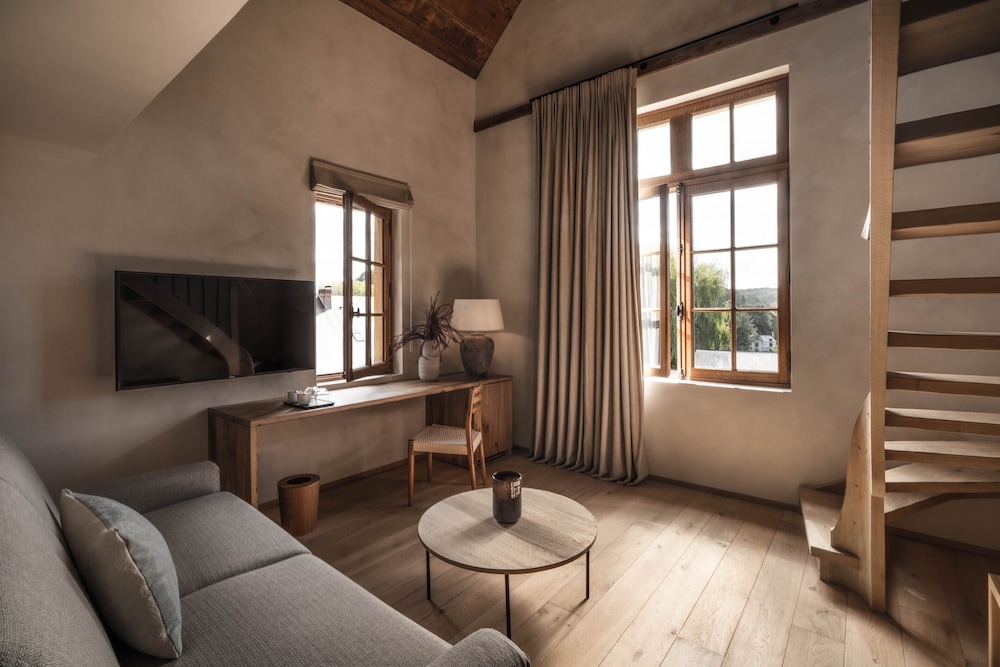 Auberge De La Source 49/69