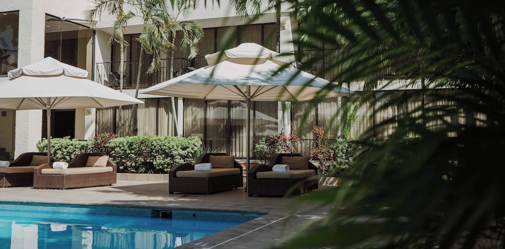 HS HOTSSON Hotel Tampico 53/55