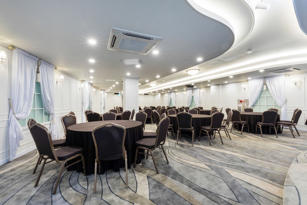 Casaloma Hotel 42/50
