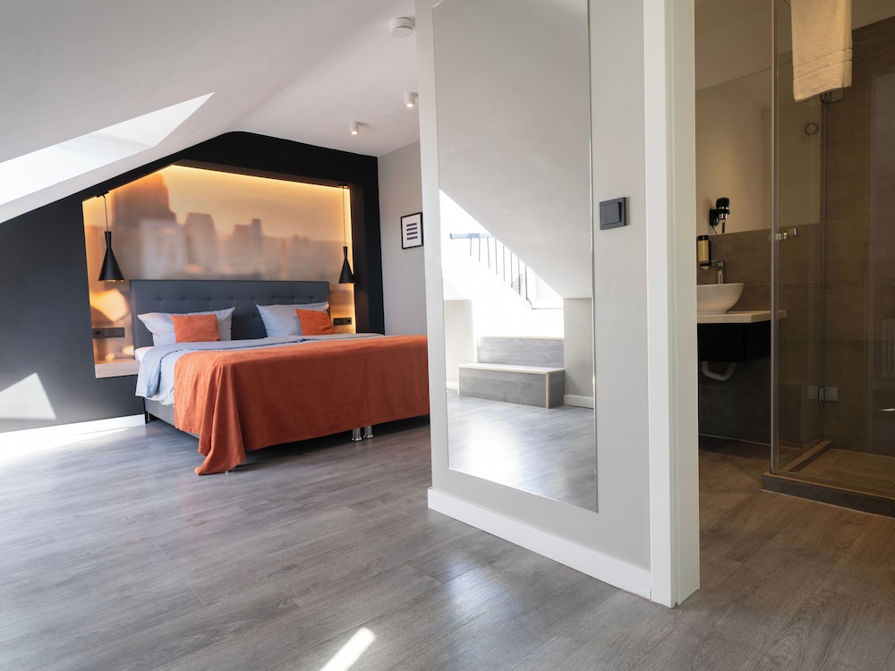 JustStay Ratingen Hotel & Apartments 2/50