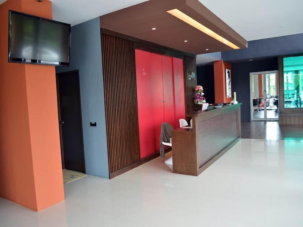 Trendy Hotel 8/44