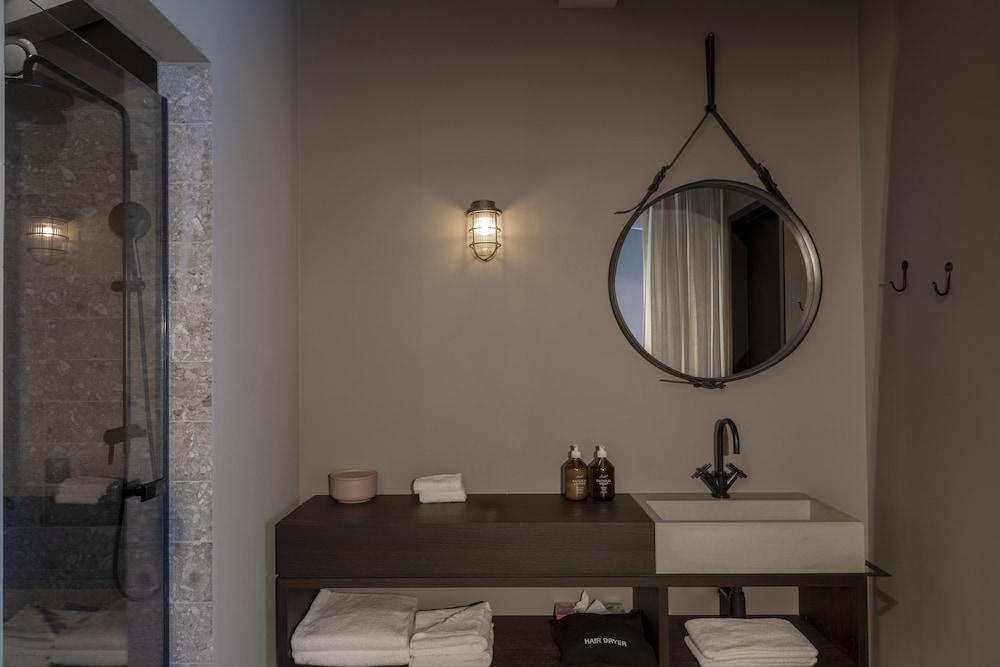 Nomad Lodge and Spa by CERVO 48/50
