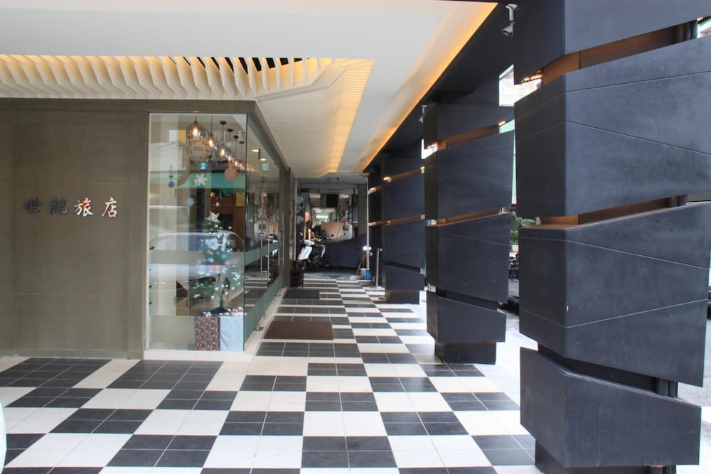 Century Hotel 8/46