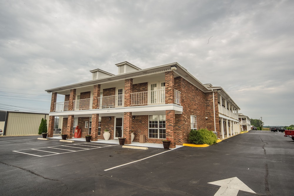 Richland Inn Lawrenceburg 6/46