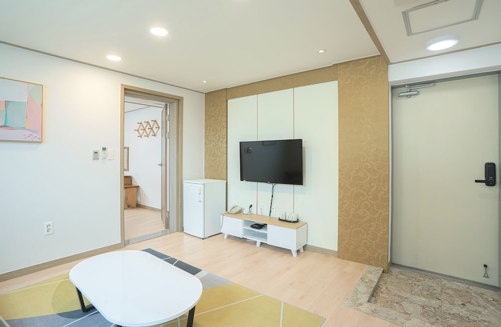J2 Family Hotel Jeju 25/32