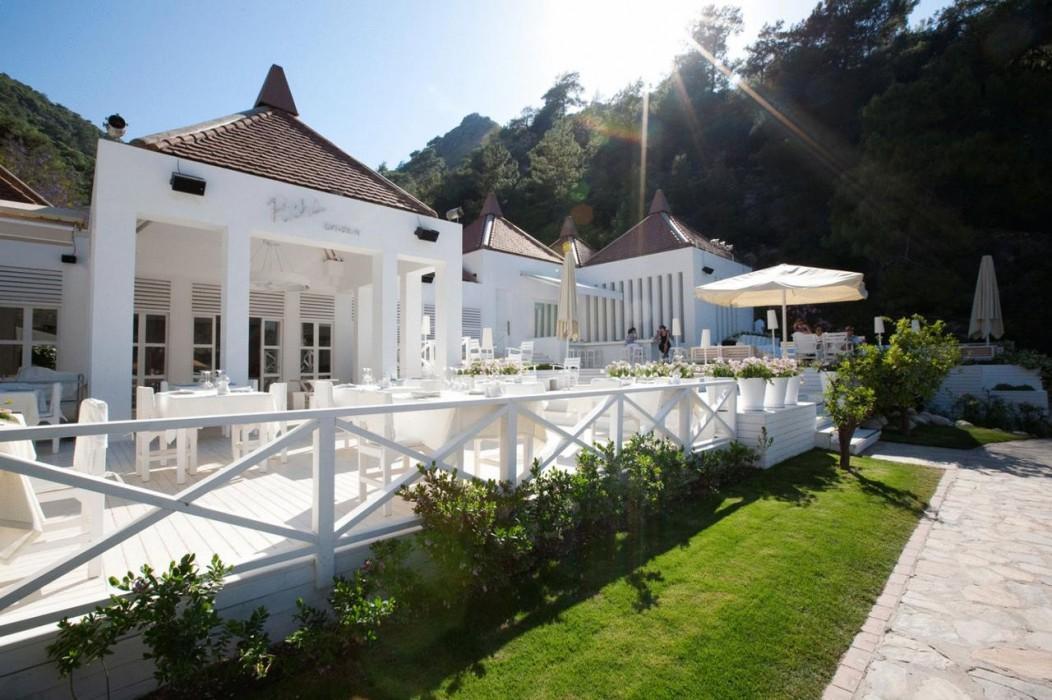 HILLSIDE BEACH CLUB 17/21