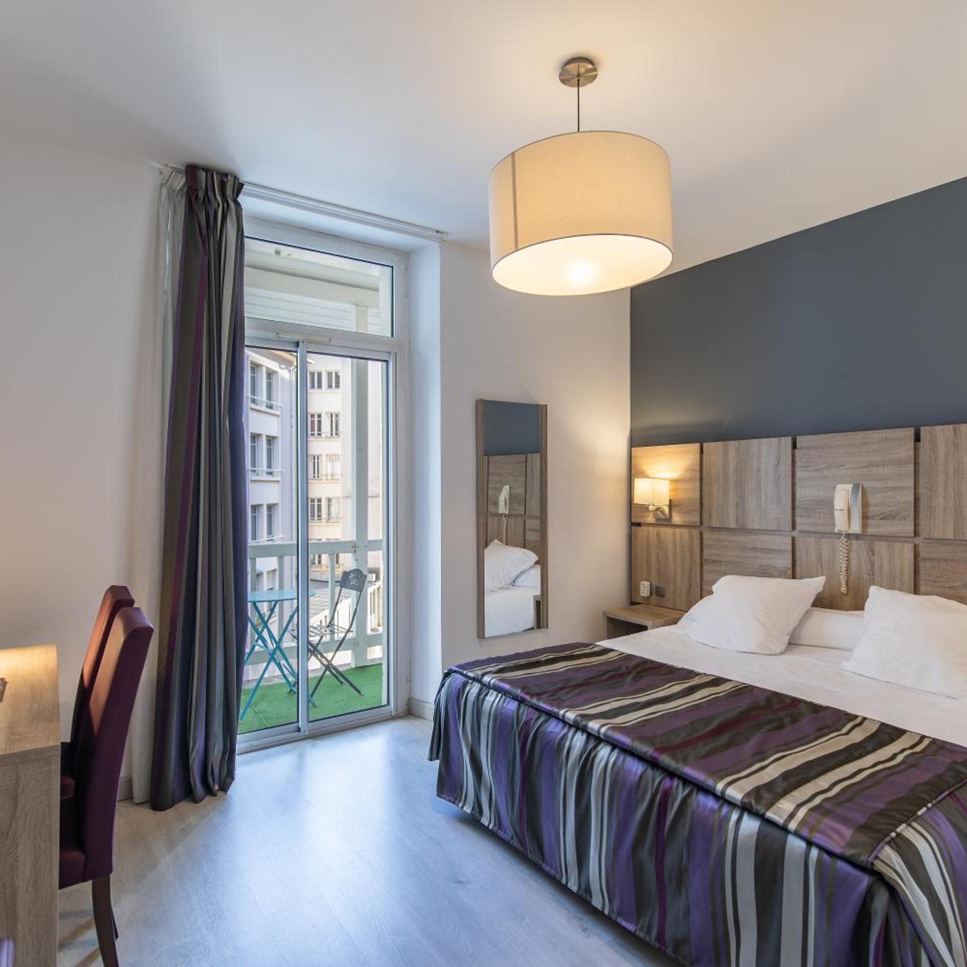 Room, Double Bed