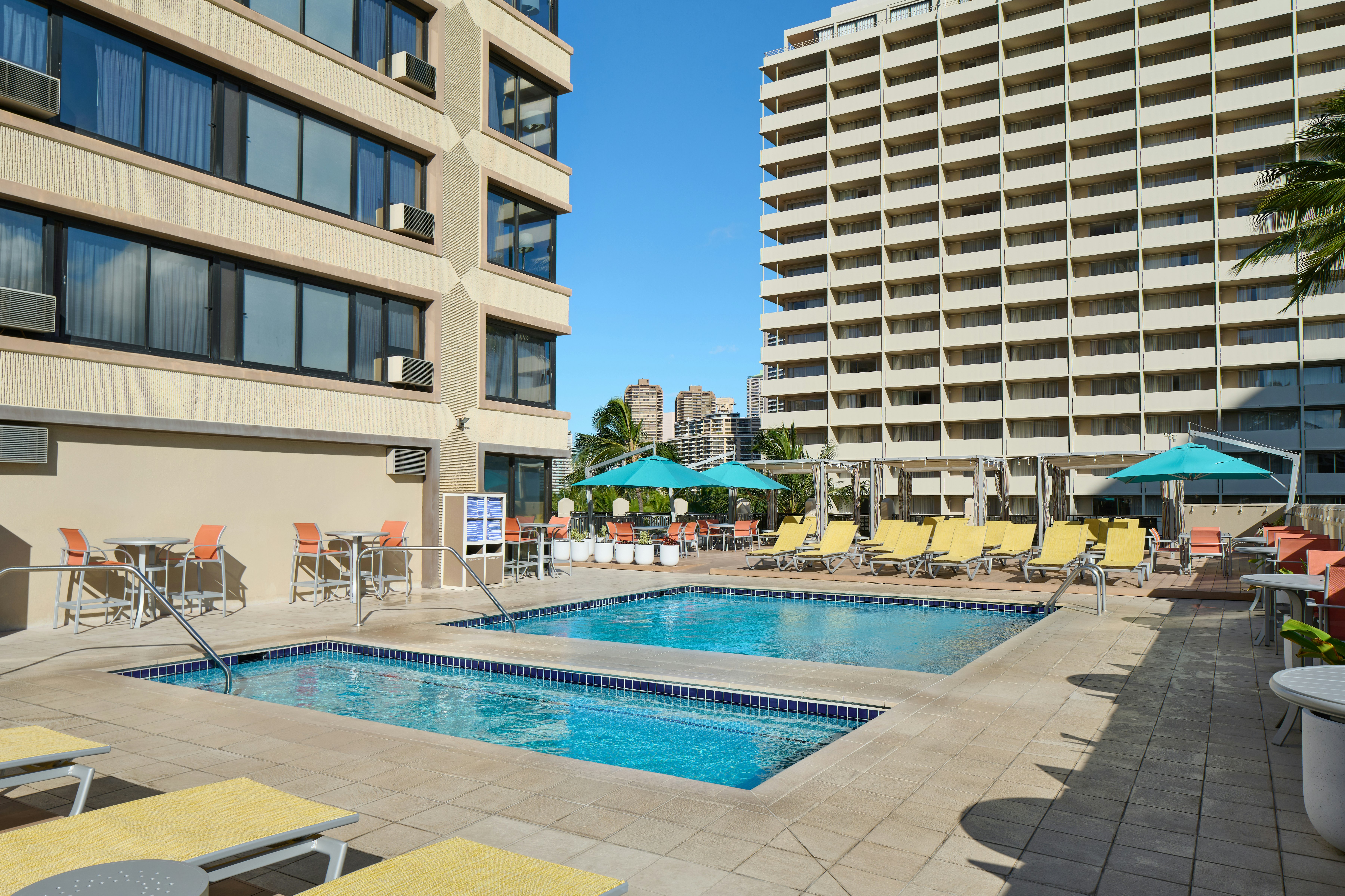 Holiday Inn Express Waikiki 8/77