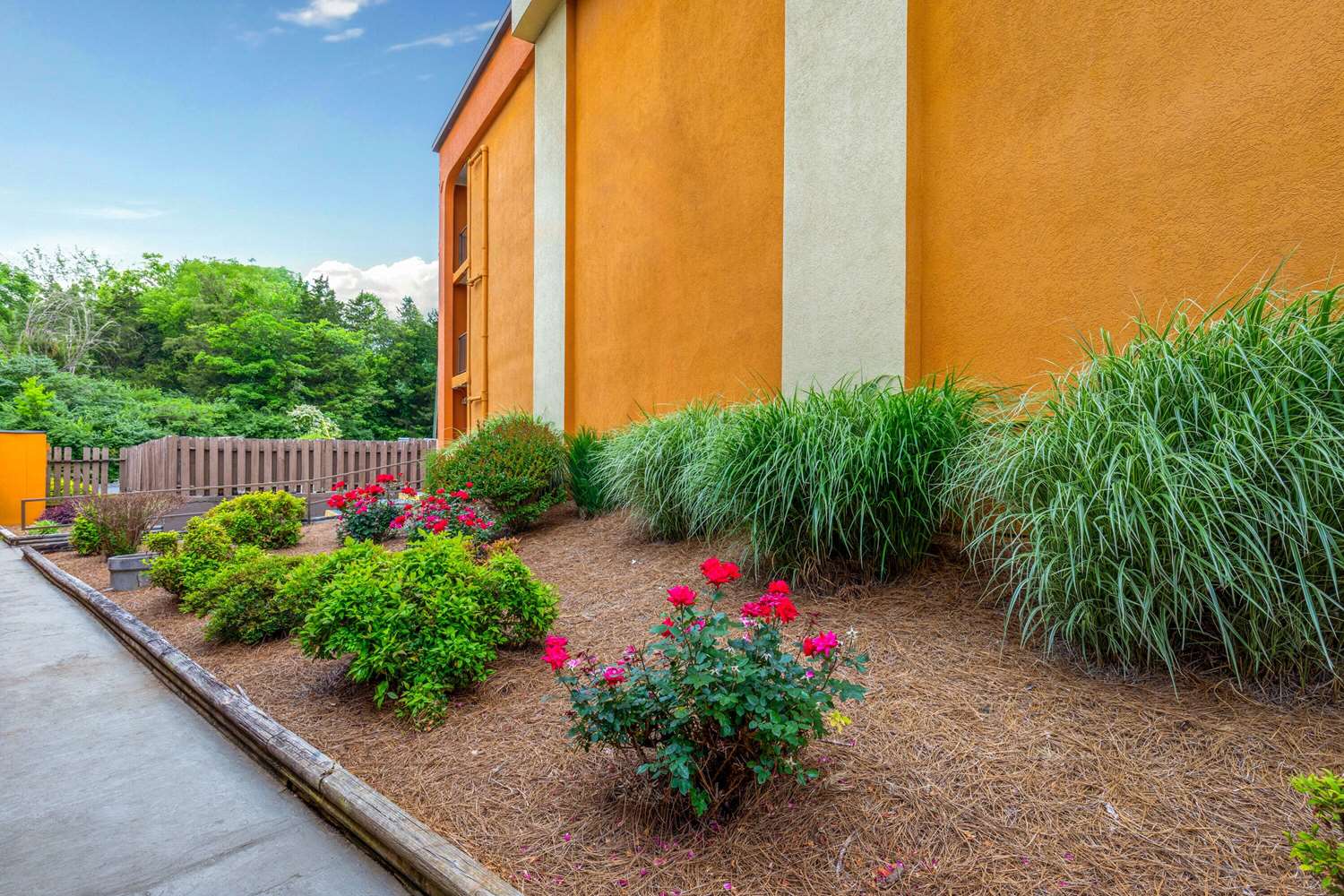 Days Inn by Wyndham Knoxville East 29/31