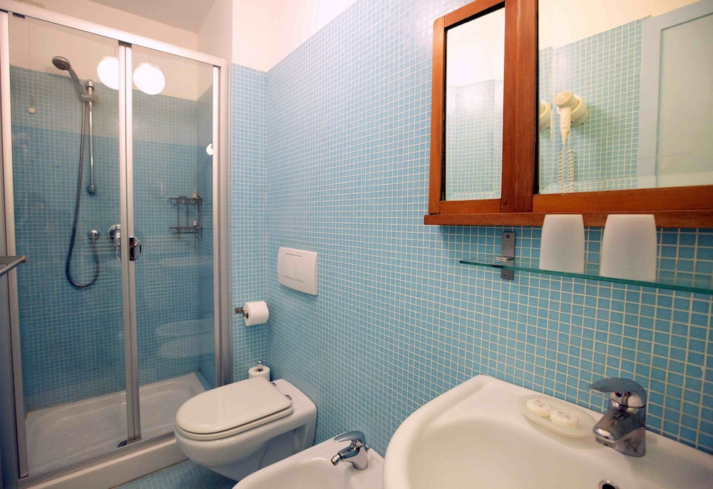 3749 Ponte Chiodo Guest House 42/46