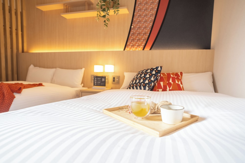 SIGNATURE, TWIN BEDS