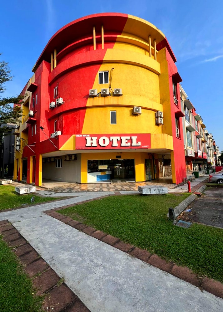 Putra Heights New Wave Hotel 3/45