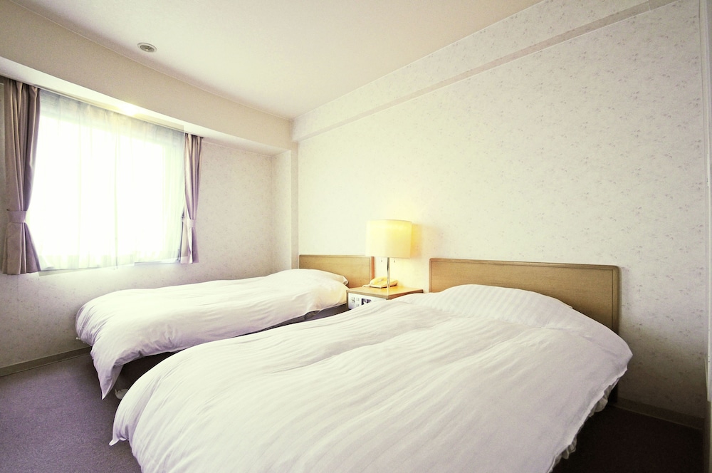 Hotel Saharin 18/50