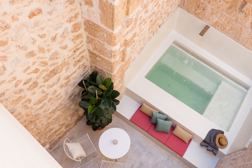 ARA Alcudia Adults Only 32/50