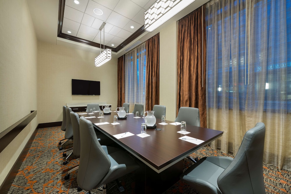 Hampton Inn & Suites Portsmouth Downtown 50/56