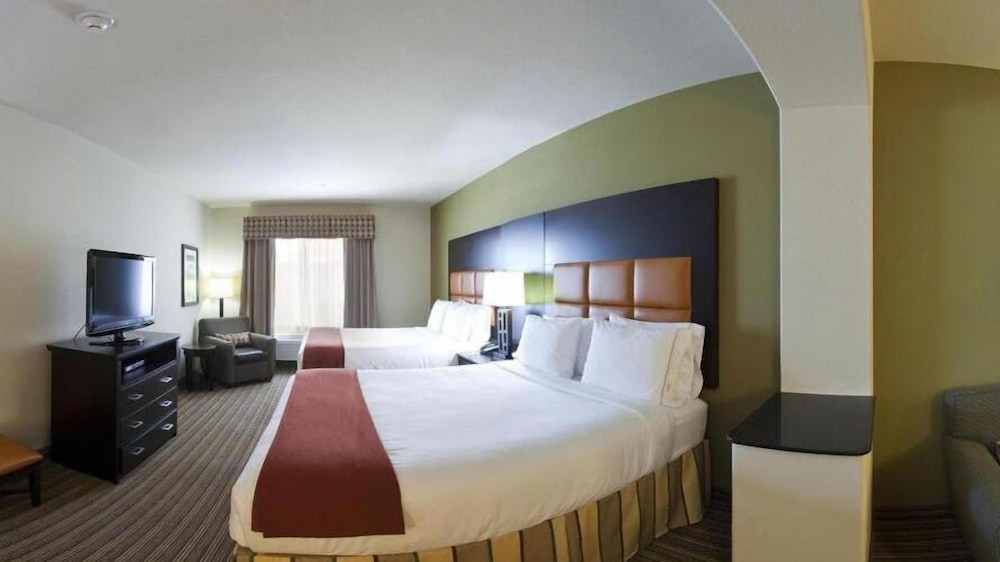 Holiday Inn Express Hotel And Suites Dallas West 13/40