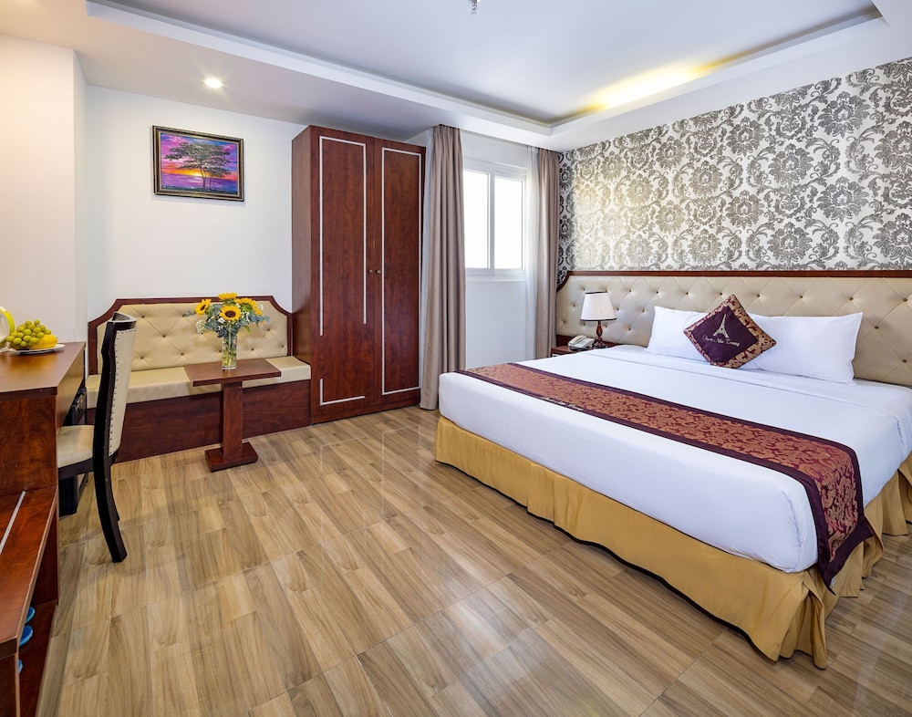 SUPERIOR, DOUBLE OR TWIN BED