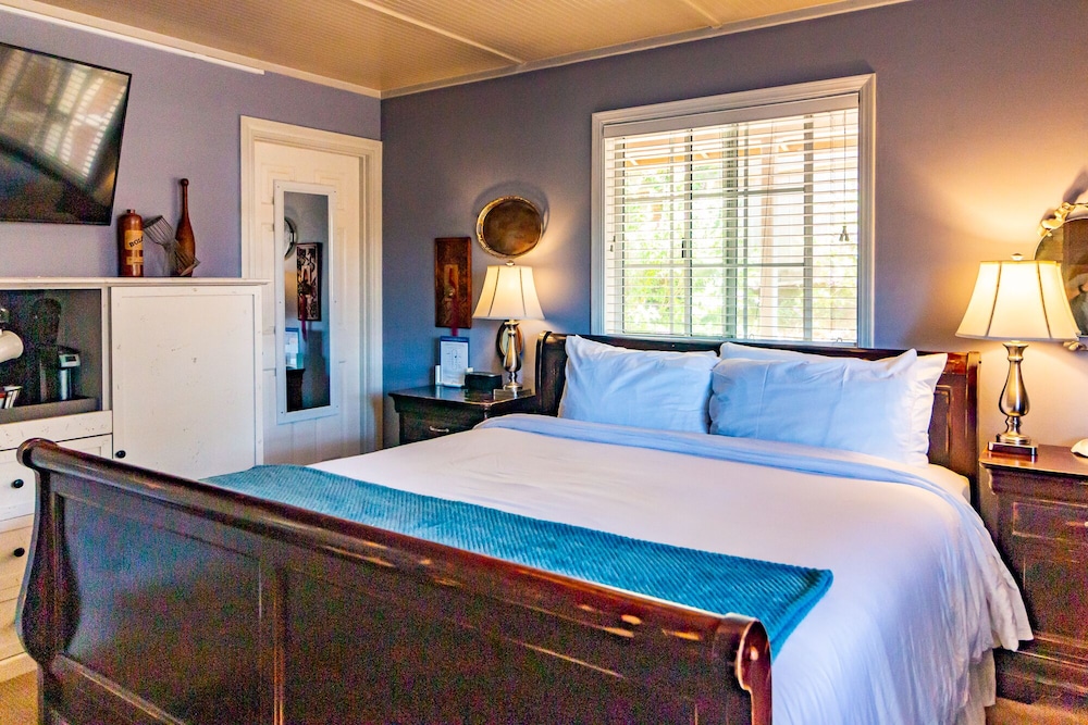 J Patrick House Bed And Breakfast Inn 23/65