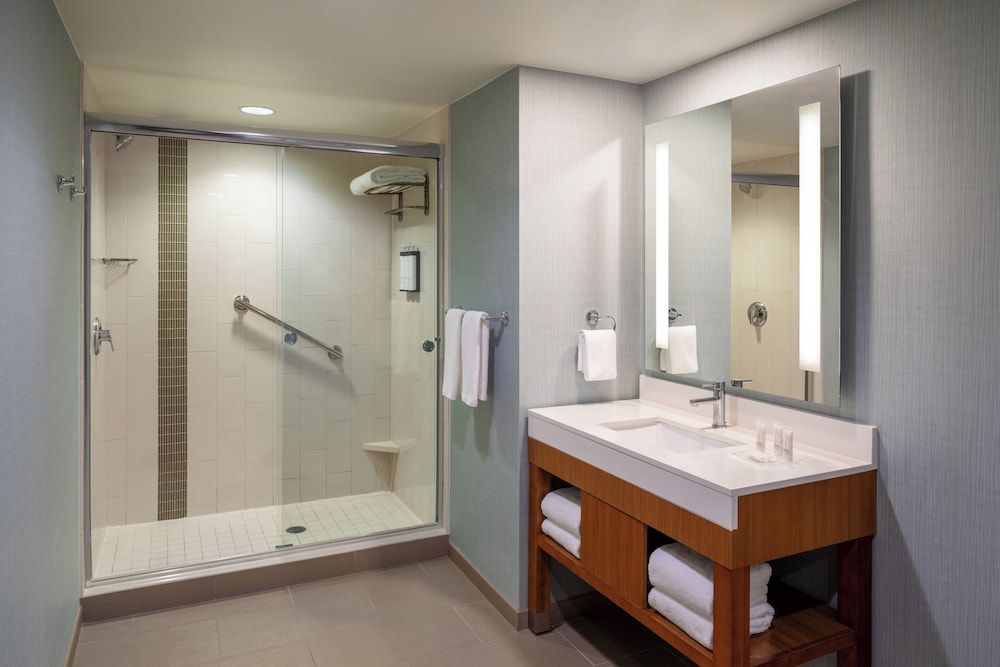 Hyatt Place Boca Raton Downtown 62/62