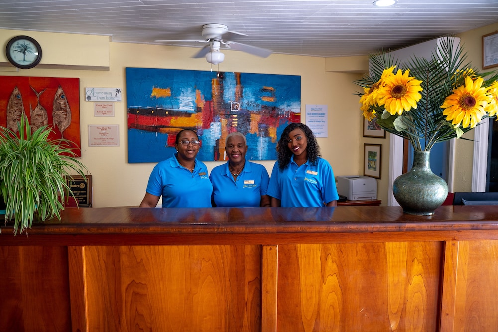 Belair Beach Hotel 2/35