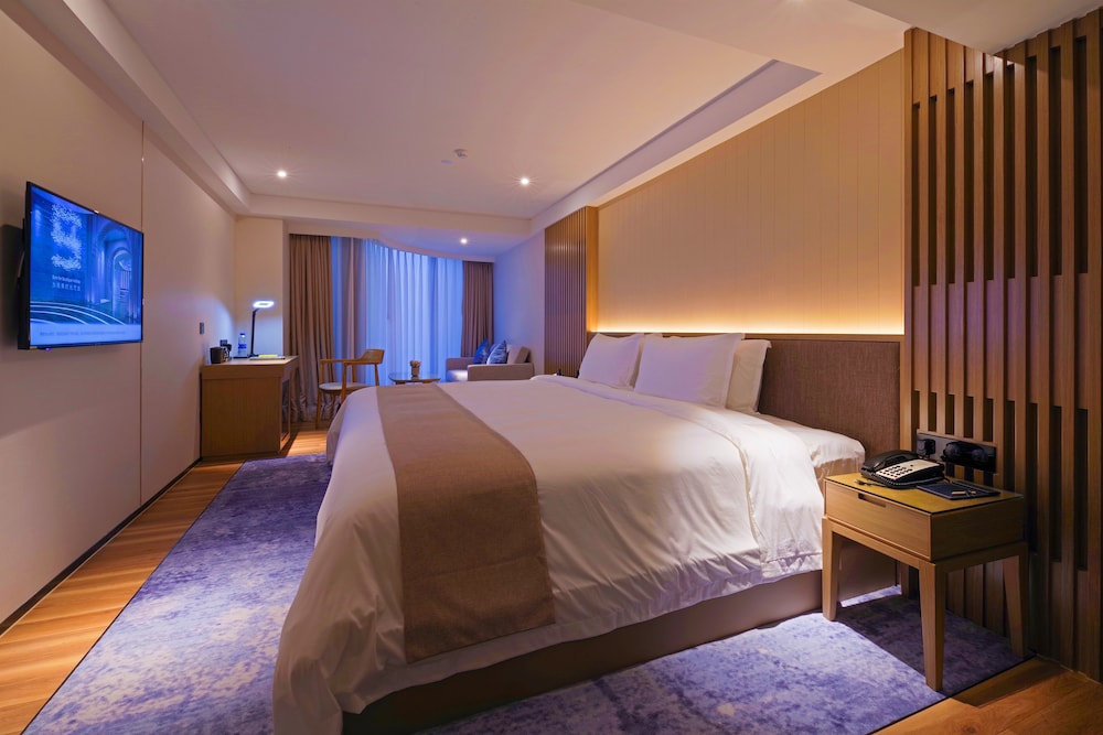 Superise Hotel 10/40