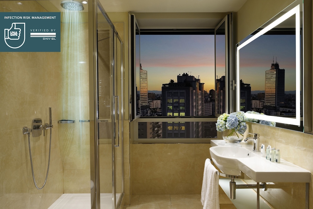Unahotels Century Milan 8/50